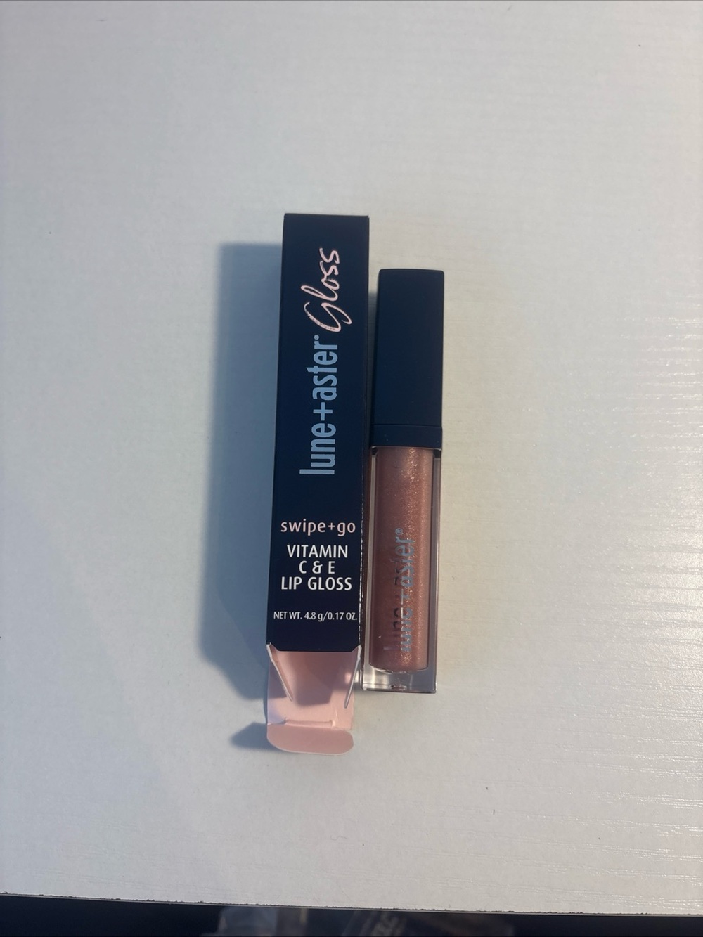 LUNE+ASTER swipe+go VITAMIN C & E Lip Gloss *CHAMPION* 0.17 Oz NIB.